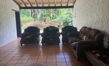 Arriendo casa campestre amoblada en La Ceja con lago