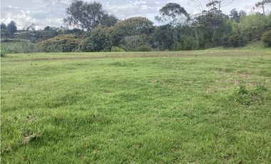 Arriendo casa campestre amoblada en La Ceja con lago