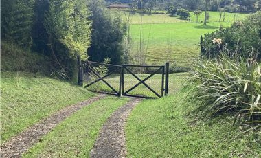Arriendo casa campestre amoblada en La Ceja con lago