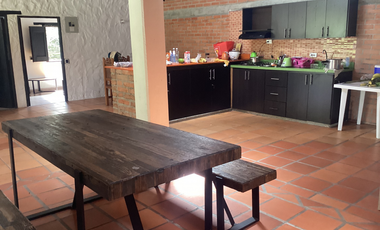Arriendo casa campestre amoblada en La Ceja con lago