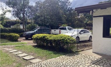 Arriendo casa campestre amoblada en La Ceja con lago
