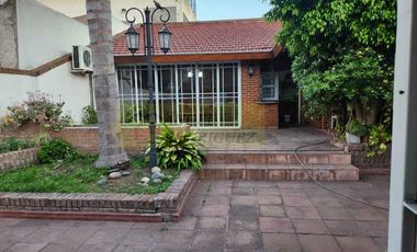 Casa en venta en Ramos Mejia Sur