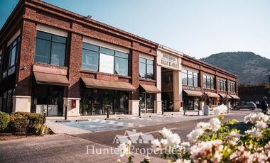 Local Comercial en Arriendo en Stripcenter Los Trapenses / J. Alcalde Delano