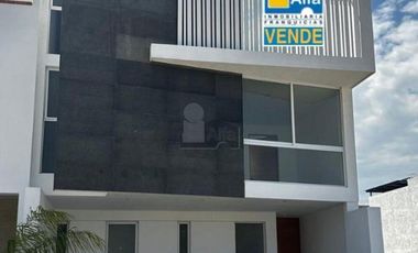 Casa en Venta en Privada Alto Lago Residencial