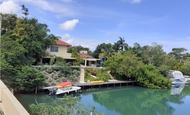Casa en Baru, condominio cerrado