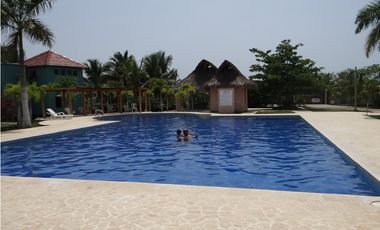 Casa en Baru, condominio cerrado