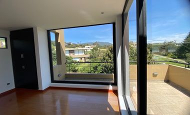 En Venta hermosa Casa en conjunto cerrado Casa de Campo, La Calera