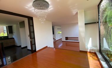 En Renta hermosa Casa en conjunto cerrado Casa de Campo, La Calera