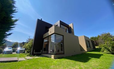 En Renta hermosa Casa en conjunto cerrado Casa de Campo, La Calera