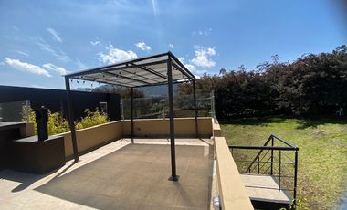 En Renta hermosa Casa en conjunto cerrado Casa de Campo, La Calera