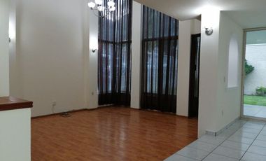 Casa Dentro de Coto Bugambilias Primera Sección
