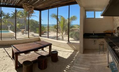 Casa en Venta  a Pie de Playa en Telchac Puerto, Yucatán