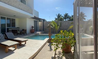 Casa en Venta  a Pie de Playa en Telchac Puerto, Yucatán