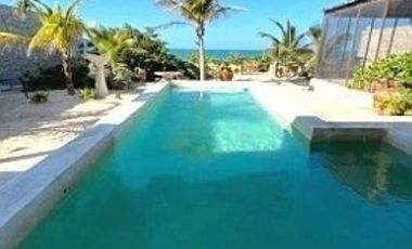 Casa en Venta  a Pie de Playa en Telchac Puerto, Yucatán