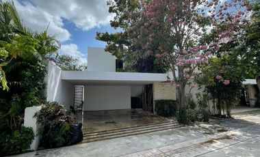 CASA EN RENTA EN PRIVADA JULIETA, PASEO NORTE, CUENTA CON PANELES SOLARES