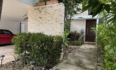 CASA EN RENTA EN PRIVADA JULIETA, PASEO NORTE, CUENTA CON PANELES SOLARES