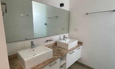 CASA EN RENTA EN PRIVADA JULIETA, PASEO NORTE, CUENTA CON PANELES SOLARES