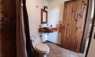 ACOGEDORA CASA EN RENTA EN LA CUADRILLA, VALLE DE BRAVO
