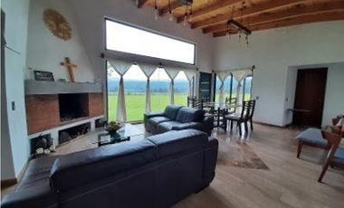 ACOGEDORA CASA EN RENTA EN LA CUADRILLA, VALLE DE BRAVO