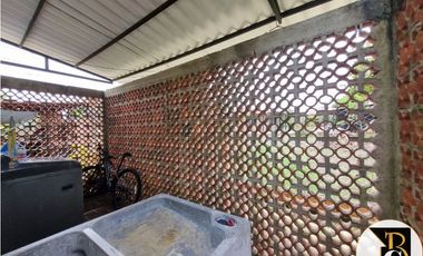 SE VENDE CASA CAMPESTRE KM 5 VIA MATEPANTANO DESDE LA SUBASTA