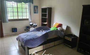 SE VENDE ALQUILA CASA CON PISCINA EN CAMINO DE CRUCES, CLAYTON (5)