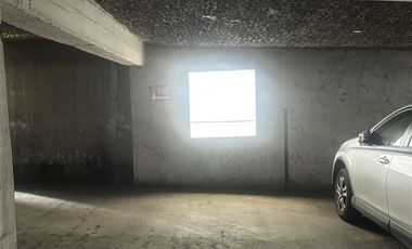 Estacionamiento en Venta en Moneda 645, Santiago