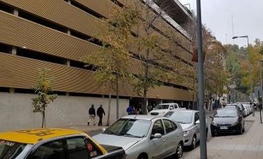Estacionamiento en Venta en Moneda 645, Santiago