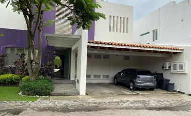 VENTA CASA EN KLOSTER SUMIYA FRENTE AL LAGO