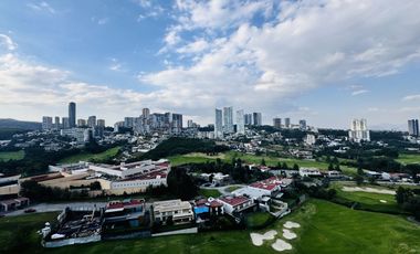 Exclusivo Penthouse en Bosque Real con Impresionante Vista al Campo de Golf