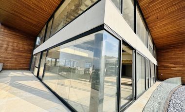 Exclusivo Penthouse en Bosque Real con Impresionante Vista al Campo de Golf