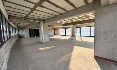 Exclusivo Penthouse en Bosque Real con Impresionante Vista al Campo de Golf