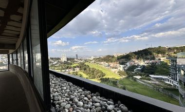 Exclusivo Penthouse en Bosque Real con Impresionante Vista al Campo de Golf