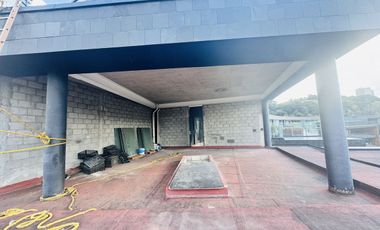 Exclusivo Penthouse en Bosque Real con Impresionante Vista al Campo de Golf