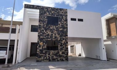 HERMOSA RESIDENCIA EN VENTA EN VILLAS DE LAS PALMAS