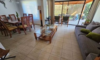 Espectacular Casa en Venta en Santiago – Condominio Exclusivo en La Reina