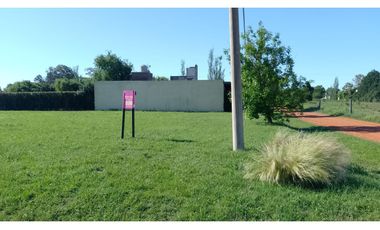 Ibarlucea: Calle 3 y Rivadavia, Barrio abierto Don Hector terreno en esquina de 477 m2, Santa Fe Argentina