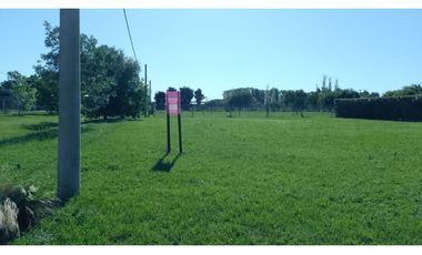 Ibarlucea: Calle 3 y Rivadavia, Barrio abierto Don Hector terreno en esquina de 477 m2, Santa Fe Argentina