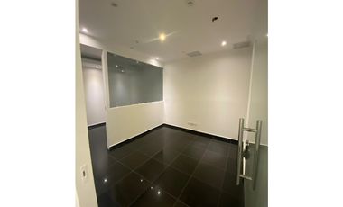 OFICINA / OBARRIO / PH SL55 / 250M2 / DIVISIONES / 4 PARKING / AIRE AC