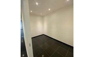 OFICINA / OBARRIO / PH SL55 / 250M2 / DIVISIONES / 4 PARKING / AIRE AC