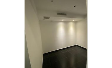 OFICINA / OBARRIO / PH SL55 / 250M2 / DIVISIONES / 4 PARKING / AIRE AC