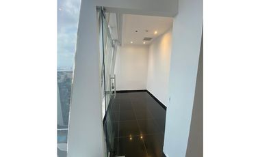 OFICINA / OBARRIO / PH SL55 / 250M2 / DIVISIONES / 4 PARKING / AIRE AC