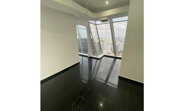 OFICINA / OBARRIO / PH SL55 / 250M2 / DIVISIONES / 4 PARKING / AIRE AC