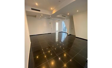 OFICINA / OBARRIO / PH SL55 / 250M2 / DIVISIONES / 4 PARKING / AIRE AC