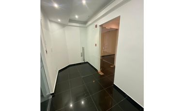 OFICINA / OBARRIO / PH SL55 / 250M2 / DIVISIONES / 4 PARKING / AIRE AC