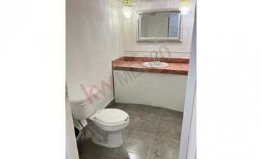 Oficina / Consultorio / Spa en rene