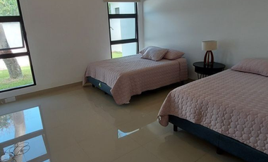 UNA PLANTA ,3 Rec y paneles solares