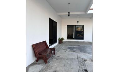 CASA EN VENTA EN CIVAC 