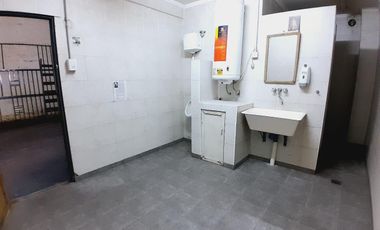 Venta galpon deposito Av circunvalacion 27 de febrero apto camiones baños techo hormigon