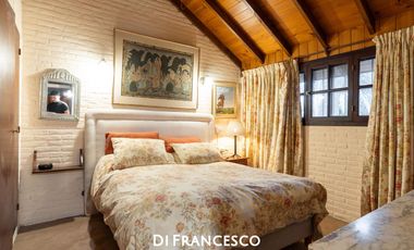 Casa 5 ambientes en Pinamar Pileta Climatizada