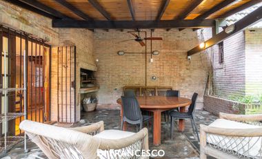 Casa 5 ambientes en Pinamar Pileta Climatizada
